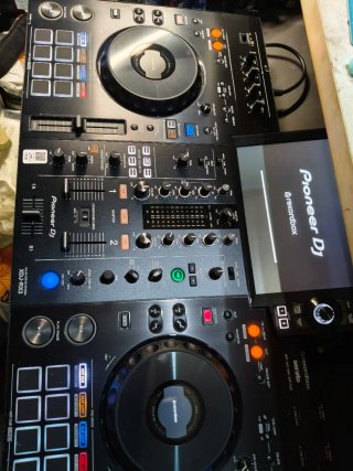 Pioneer DJ XDJ-RX3 + Maleta y Factura