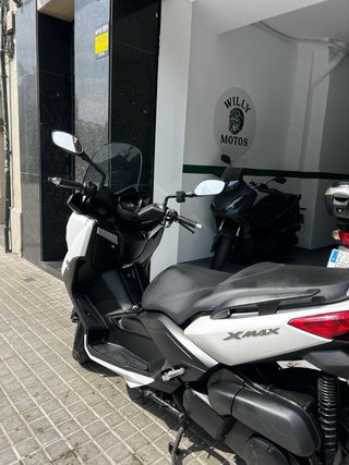 Yamaha XMAX 250