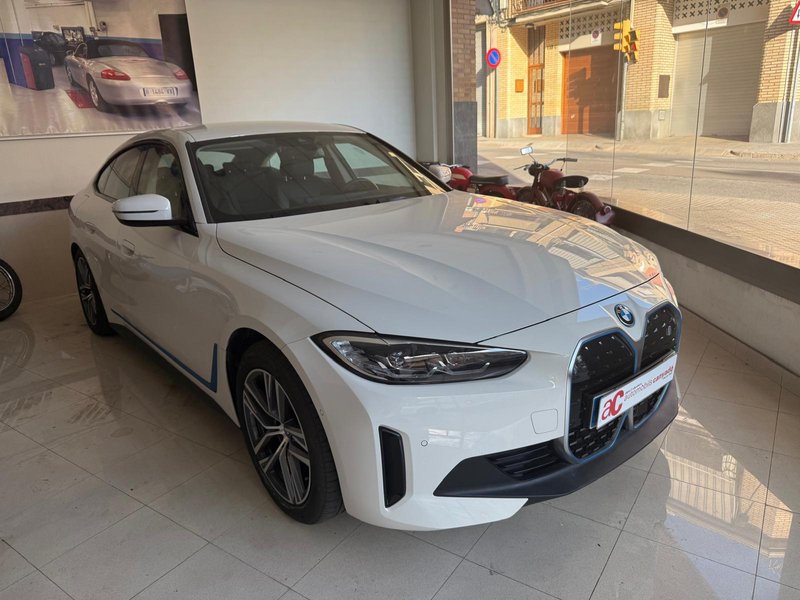 BMW i4 2023 "10000 km" - foto 1