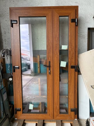 Puerta de pvc color embero