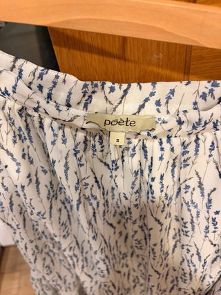 Falda Poete floral blanca y azul