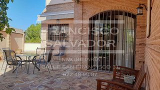 Casa pareada en venta en El Carmen - La Barrera en Lucena