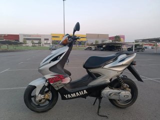 Yamaha Aerox 49cc Plata