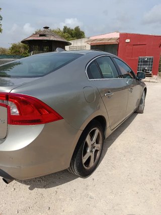 Volvo S60 T5  2011 240 CV,Pegatina C,Precio Fijo!!
