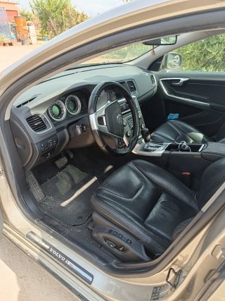 Volvo S60 T5  2011 240 CV,Pegatina C,Precio Fijo!!