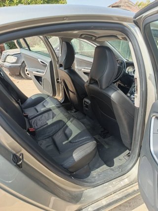 Volvo S60 T5  2011 240 CV,Pegatina C,Precio Fijo!!
