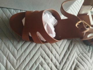 Sandalias de tacón marrón