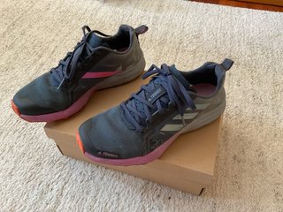 Zapatillas Adidas Terrex Speed Flow Gris/Rosa.
