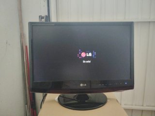 Monitor TV LG Negro de 22 pulgadas