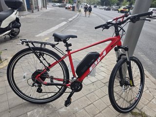 Bicicletta Elettrica Rossa