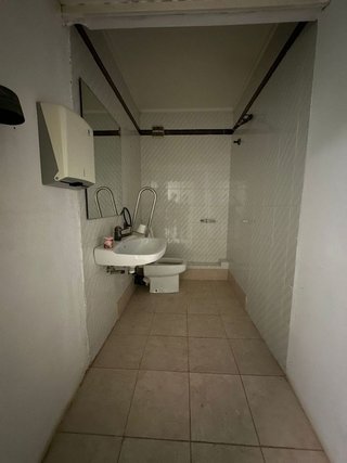 Local comercial en venta en La Plana en Esplugues de Llobregat