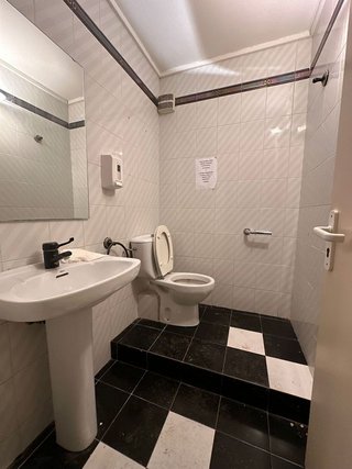 Local comercial en venta en La Plana en Esplugues de Llobregat