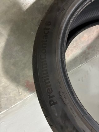 Neumático de coche 245/45 R20