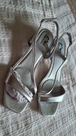 Sandalias plateadas F&D Moda Shoes