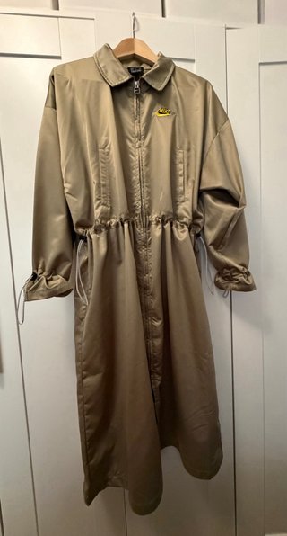 Chaqueta Gabardina Nike Beige