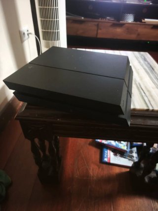 PS4 (PlayStation 4) Negra + Mando + 6 juegos