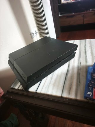 PS4 (PlayStation 4) Negra + Mando + 6 juegos