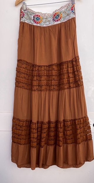 Falda larga boho M/L bordada y con encaje