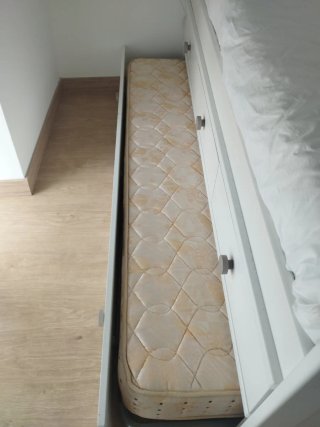Cama nido blanca, dos colchones uno completamente