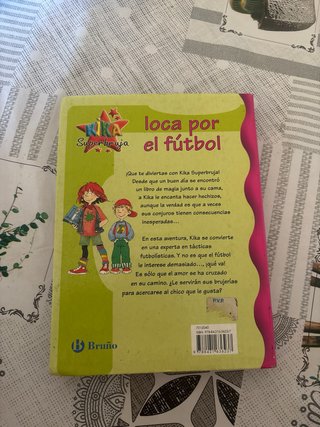 Kika Superbruja, loca por el fútbol