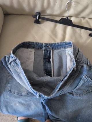 Pantalones vaqueros desgastados