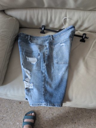 Pantalones vaqueros desgastados