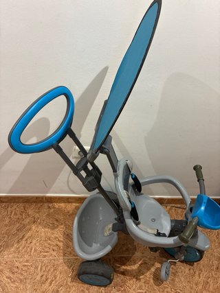 Triciclo infantil con toldo y manillar