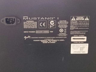 FENDER MUSTANG I Amplificador 70W