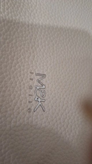 Bolso M2K blanco con cadena plateada