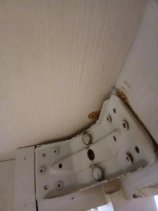 Mesa de comedor blanca de madera