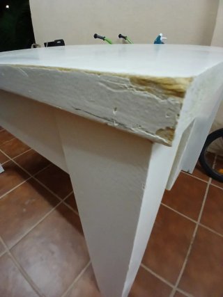 Mesa de comedor blanca de madera