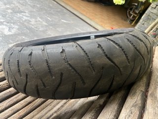 Llantas BMW R nineT con neumatico Michelin Pilot