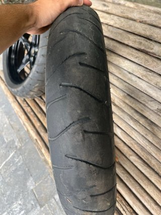 Llantas BMW R nineT con neumatico Michelin Pilot