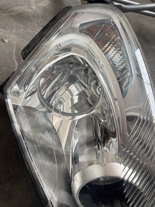 Faros nissan qashqai +2 2008