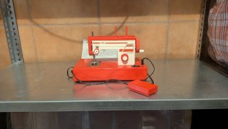Máquina de Coser Juguete Vintage Joal