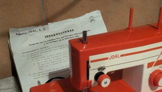 Máquina de Coser Juguete Vintage Joal