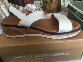 Sandalias blancas talla 40