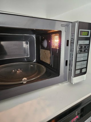 Microondas SHARP R242INW