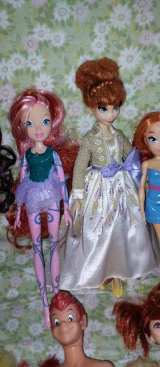 Lotto Bambole Winx, Bratz, Disney e Altre