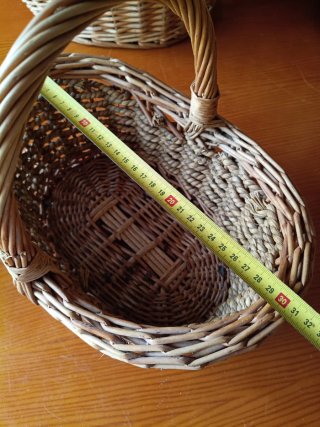 Cesta pequeña de mimbre