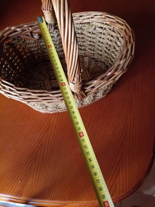 Cesta pequeña de mimbre