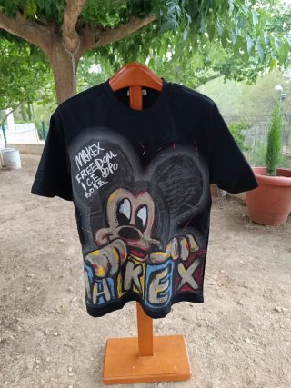 Camiseta Negra Mickey Mouse Graffiti