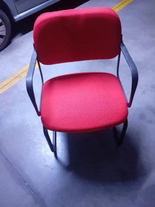 Sedie da ufficio rosse e nere