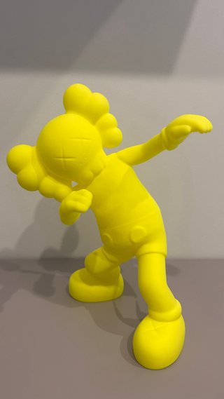 Figura Kaws Amarilla