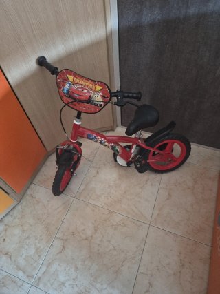 Bicicleta infantil roja Cars