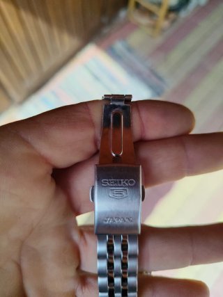 Reloj Seiko 5 Automático Negro/Plata