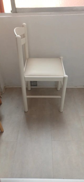 Silla de cocina blanca