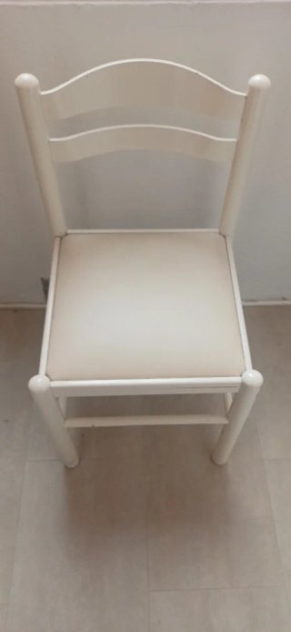 Silla de cocina blanca