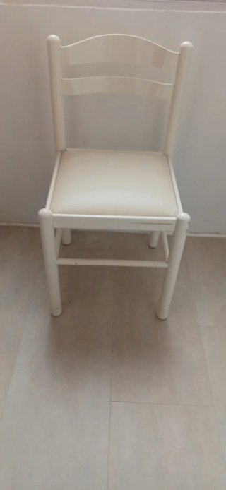 Silla de cocina blanca