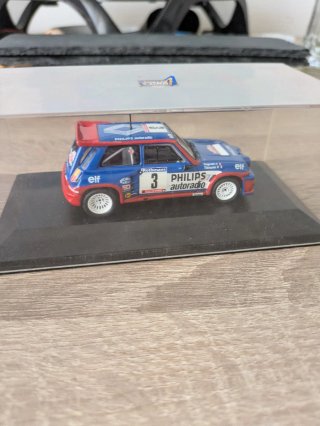 Maqueta coche Renault